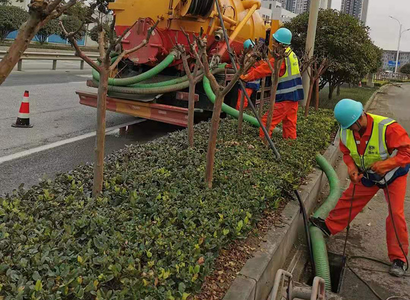 老新镇市政管道清淤