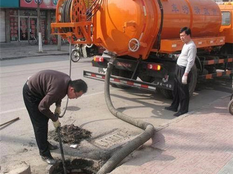 老新镇清掏化粪池，健康生活从这里开始